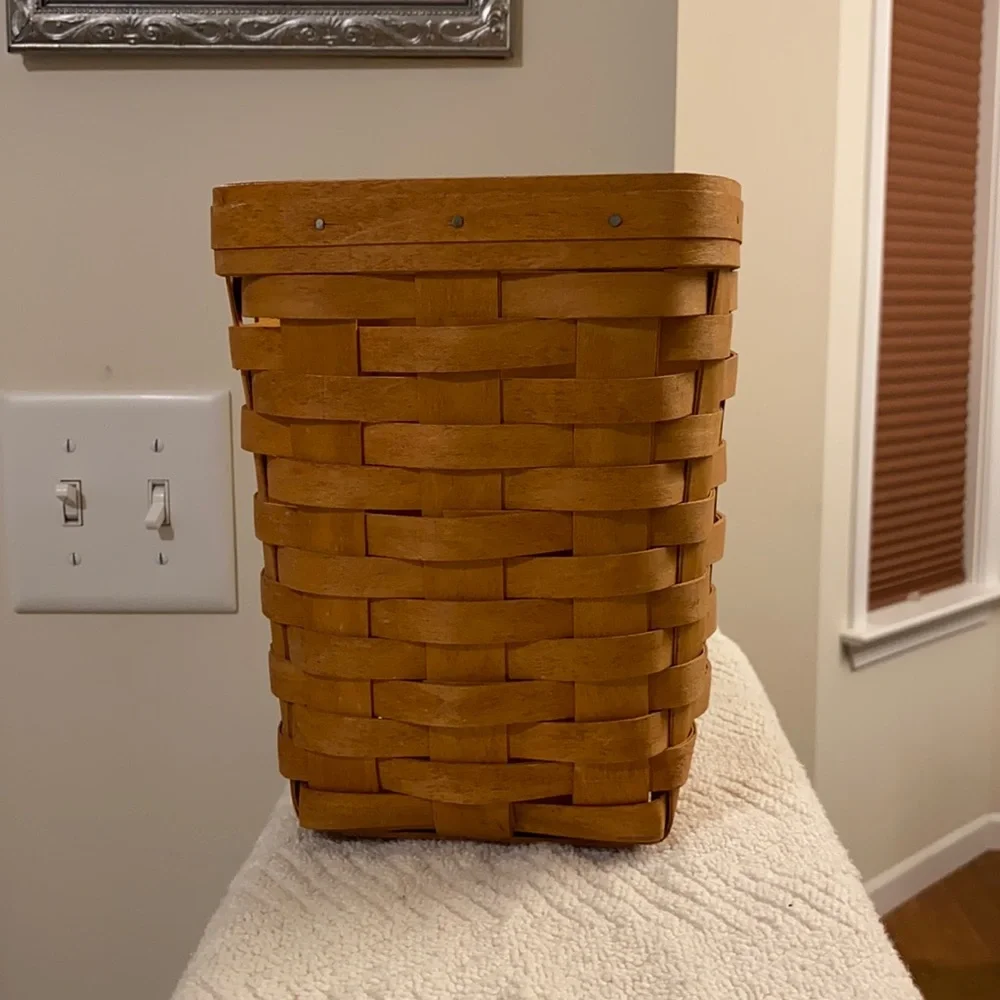 1994 Vintage Longaberger Handwoven Brown Collectible Basket Size 8.5” X 7”